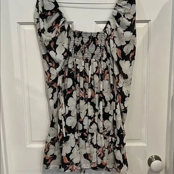Abercrombie & Fitch Black and White Floral Blouse size extra small new with tags - Picture 5 of 9